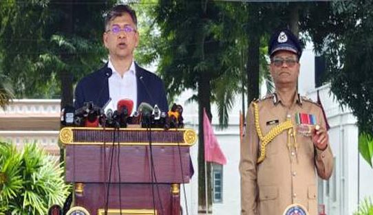 পুলিশকে হতে হবে জনগণের অকৃত্রিম বন্ধু ও নিরাপত্তার প্রতীক: স্বরাষ্ট্রমন্ত্রী