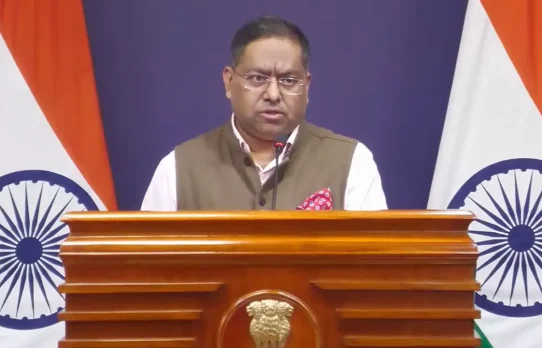 শেখ হাসিনার প্রত্যর্পণের বিষয় ‘পর্যালোচনা করছে’ ভারত
