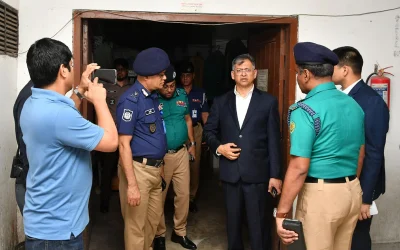 তেজগাঁও থানা আকস্মিক পরিদর্শন করলেন স্বরাষ্ট্রমন্ত্রী