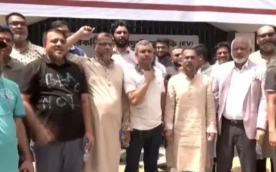 রিকন্ডিশন্ড ইলেকট্রিক গাড়ি আমদানি বন্ধ, চট্টগ্রামে ব্যবসায়ীদের প্রতিবাদ