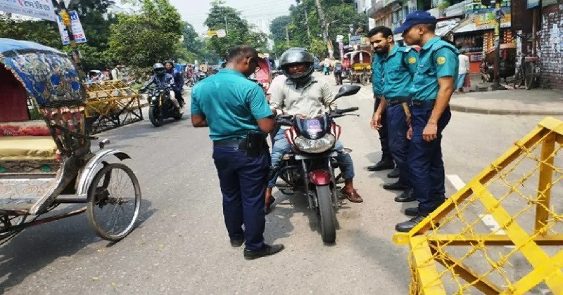 ট্রাফিক আইন লঙ্ঘনের অভিযোগে দুদিনে ১৩৭৯ গাড়ির বিরুদ্ধে ব্যবস্থা