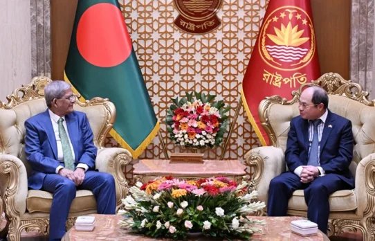 বাংলাদেশিদের জন্য ভিয়েতনামের ভিসা প্রক্রিয়া সহজীকরণের আহ্বান রাষ্ট্রপতির
