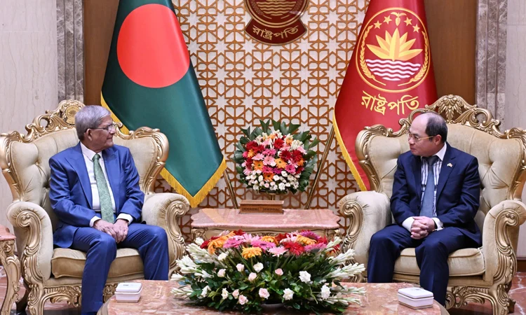 বাংলাদেশিদের জন্য ভিয়েতনামের ভিসা প্রক্রিয়া সহজীকরণের আহ্বান রাষ্ট্রপতির