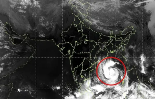 ঘূর্ণিঝড় ‘অর্ণব’ প্রবল হওয়ার শঙ্কা, বুধবার অন্ধ্র উপকূলে আঘাতের সম্ভাবনা