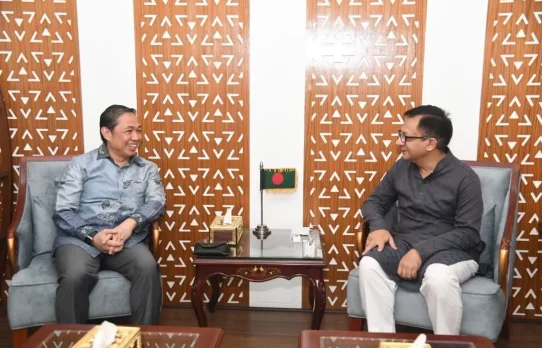 ইন্দোনেশিয়ায় ওষুধ ও তৈরি পোশাকের বাজার সম্প্রসারণে জোর বাণিজ্যমন্ত্রীর