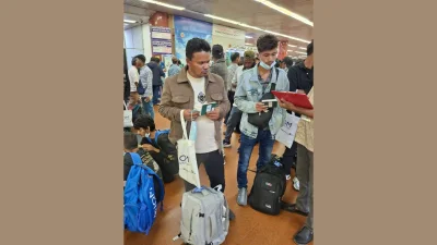 লিবিয়া থেকে বিশেষ ফ্লাইটে দেশে ফিরলেন ১৭১ জন অনিয়মিত বাংলাদেশি
