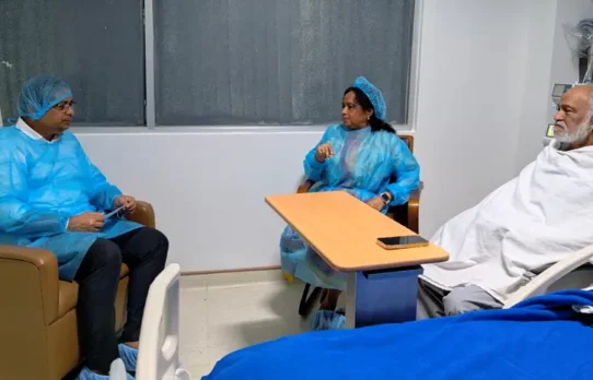 মঈন খানকে দেখতে হাসপাতালে প্রতিমন্ত্রী মীর শাহে আলম