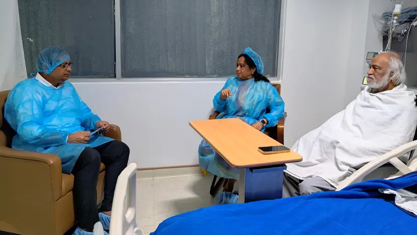 মঈন খানকে দেখতে হাসপাতালে প্রতিমন্ত্রী মীর শাহে আলম