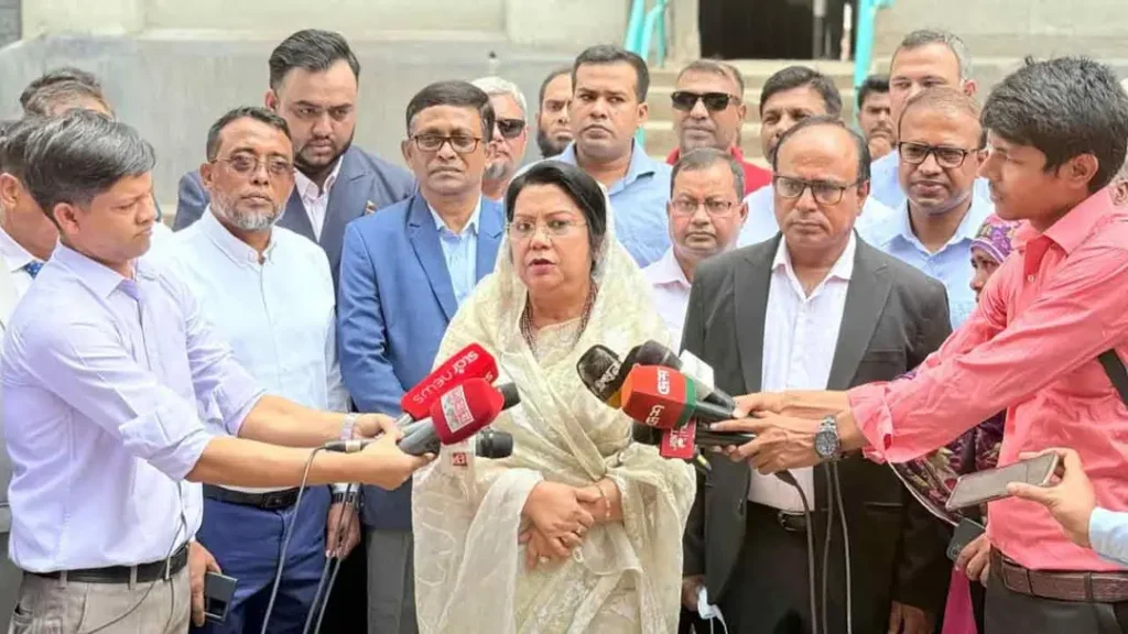 দেশে চাহিদার তুলনায় পর্যাপ্ত খাদ্য মজুত রয়েছে : খাদ্যমন্ত্রী