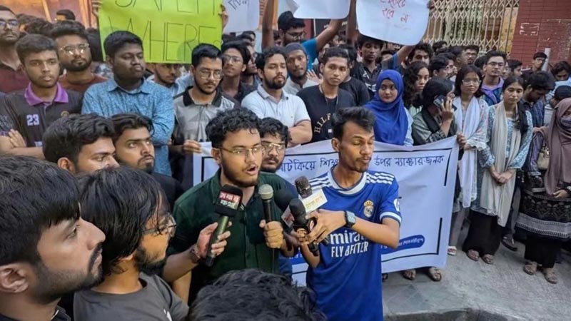 চুয়েটের ভিসি নিয়োগ নিয়ে দেশজুড়ে প্রতিবাদ